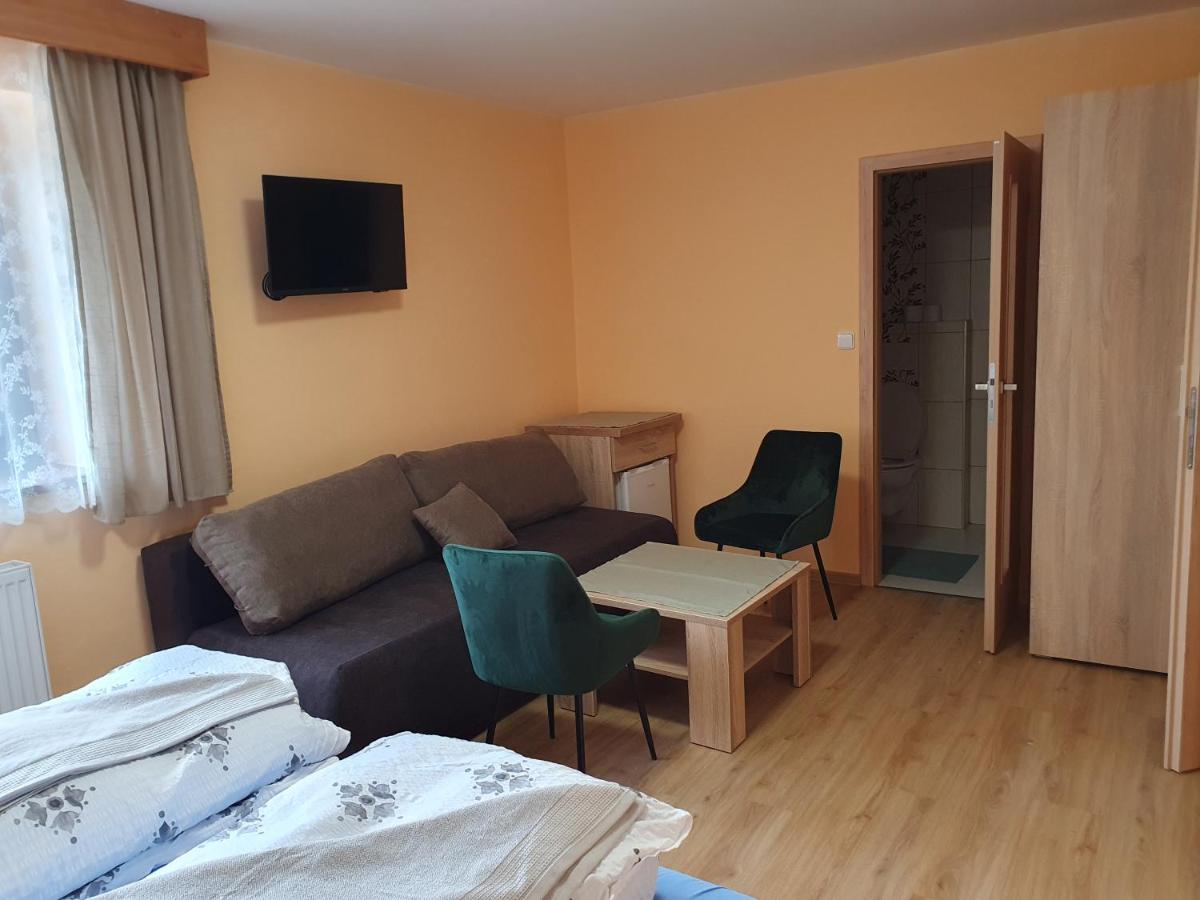 Pension Zeleny Strom Mikulov Exterior photo