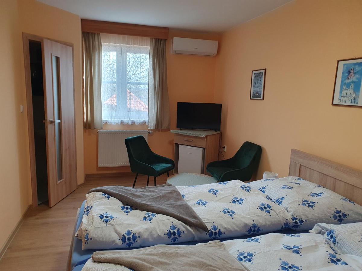 Pension Zeleny Strom Mikulov Exterior photo